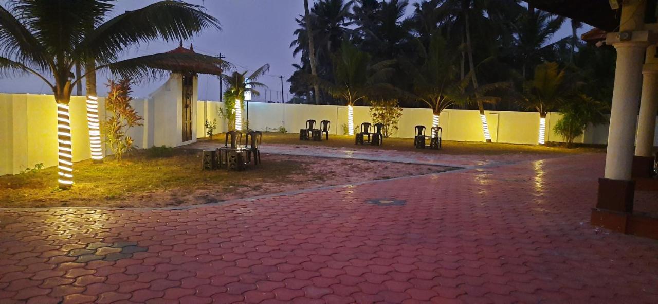 Poovar Sea View Rooms And Boating Family & Couple Only Exteriér fotografie