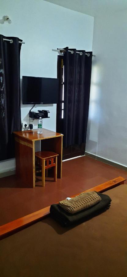 Poovar Sea View Rooms And Boating Family & Couple Only Exteriér fotografie