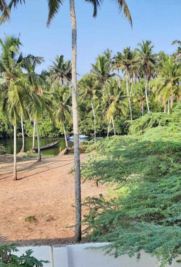Poovar Sea View Rooms And Boating Family & Couple Only Exteriér fotografie
